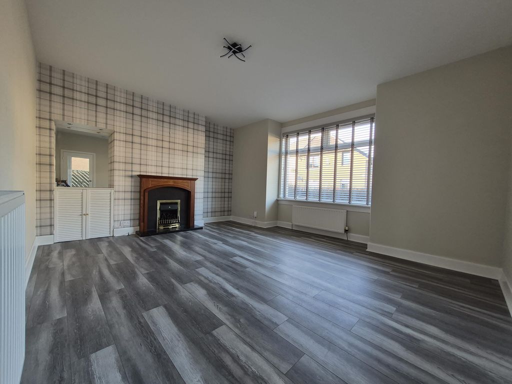 Additional image 2 of 2 bed flat to rent76 Roxburgh Street, Grangemouth FK3