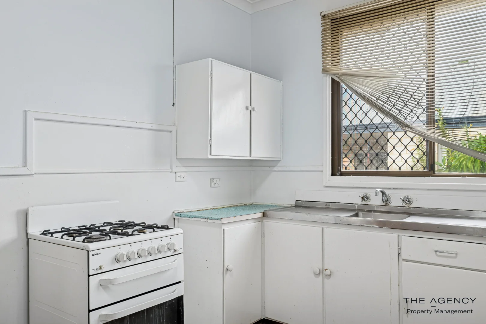 Additional image 3 of 10 Barnsley Street, Queens Park WA 6107