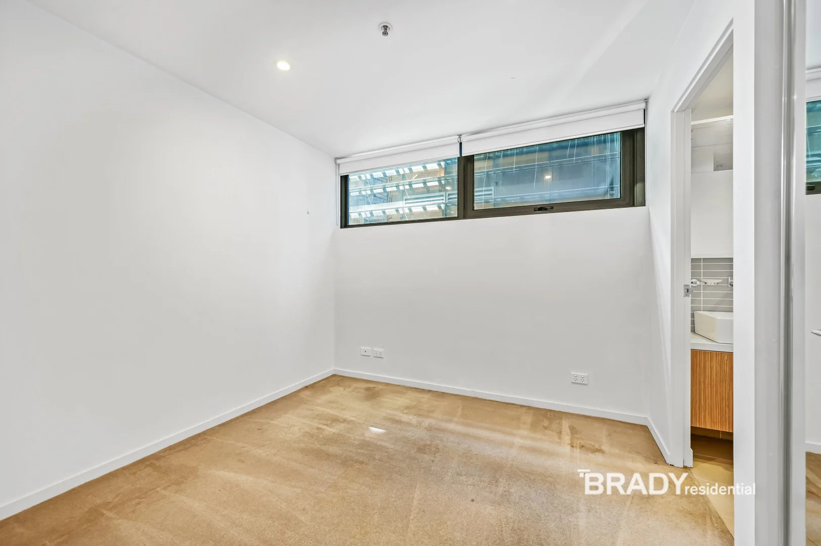 2503/5 Sutherland Street, Melbourne VIC 3000 photo 5