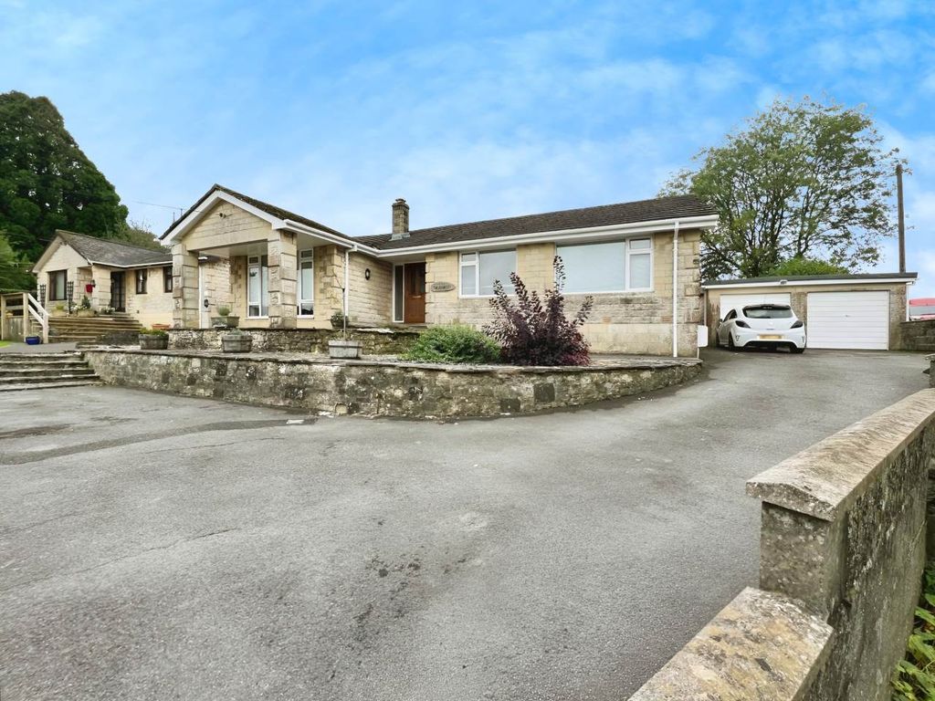 3 bed detached bungalow to rentChurch Street, Coleford, Nr Radstock BA3