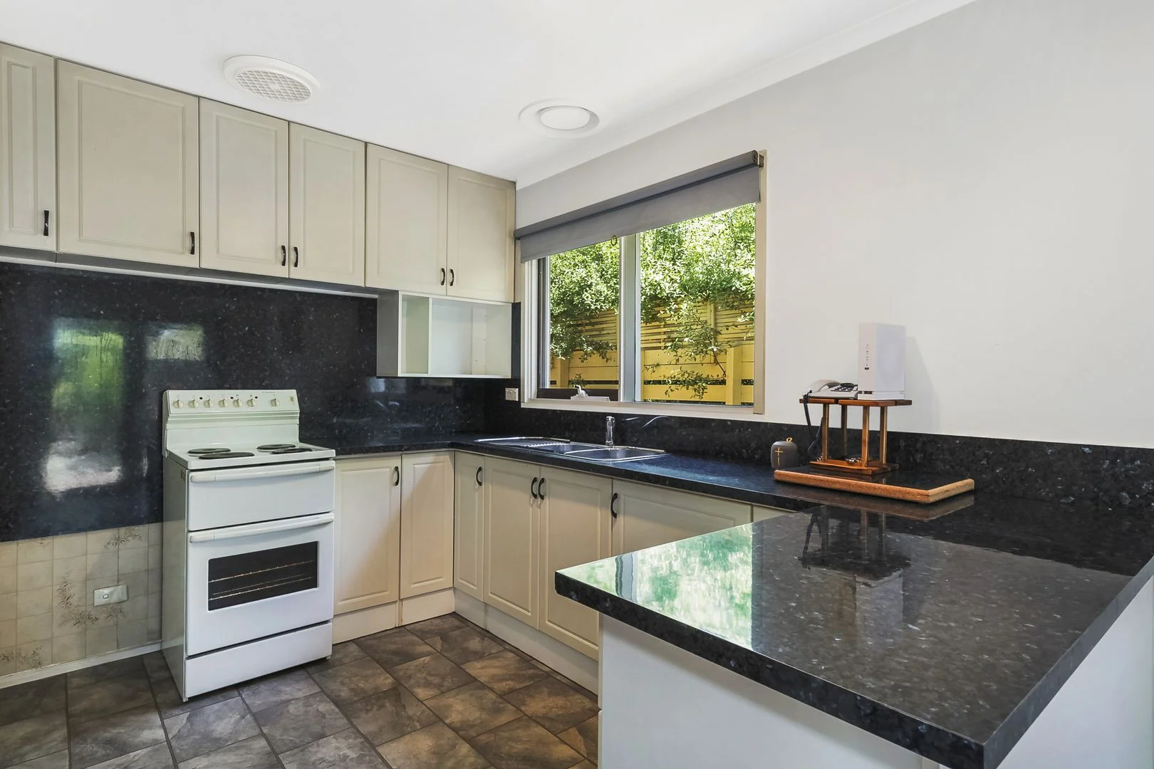 Additional image 5 of 2 Godwin St, Blairgowrie VIC 3942
