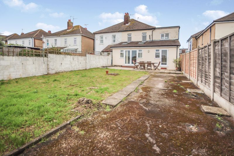 6 bed semi-detached house to rentWallisdown Road, Student House BH12