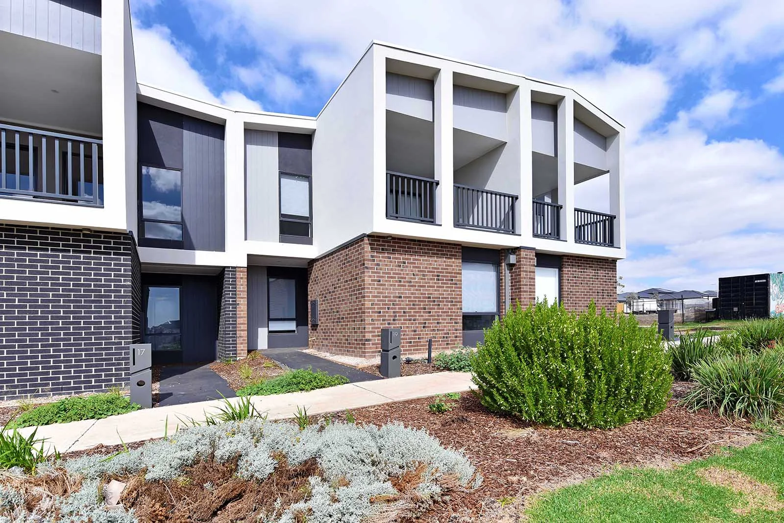 19 Iramoo Walk, Sunbury VIC 3429