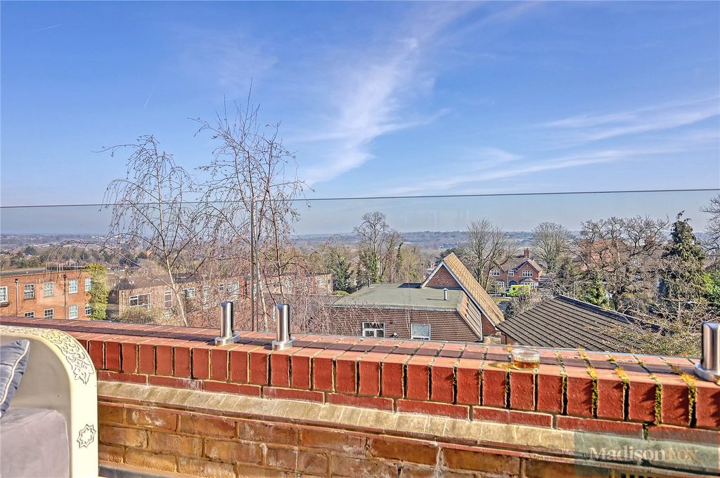 Additional image 34 of 2 bed flat to rentPalmerston Road, Buckhurst Hill, Essex IG9