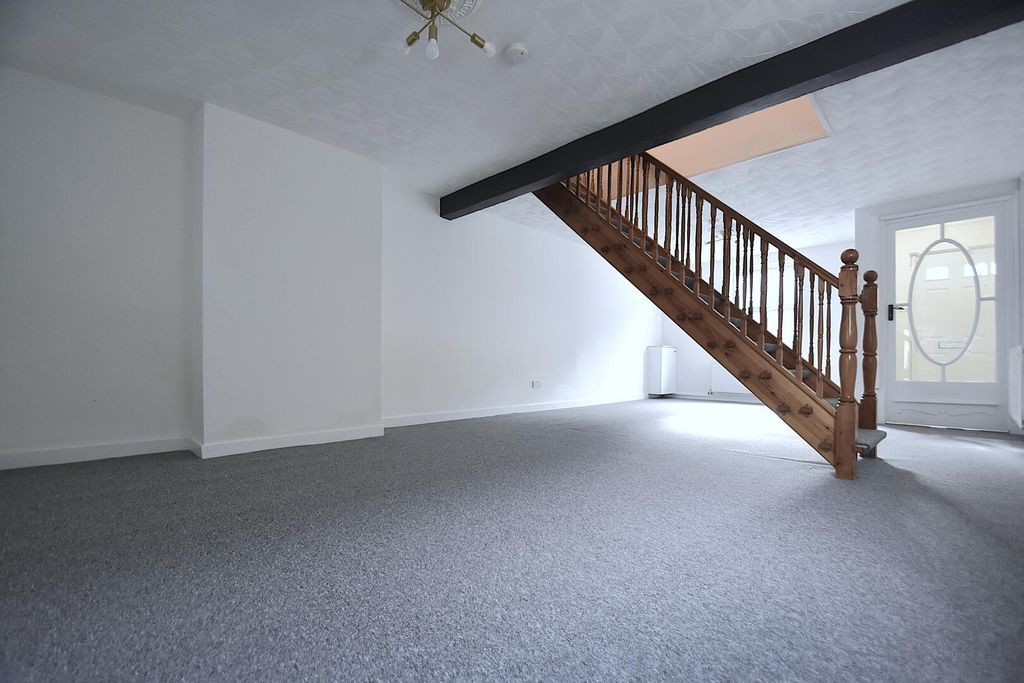 Additional image 5 of 2 bed semi-detached house to rentGreen Street, Ryde PO33