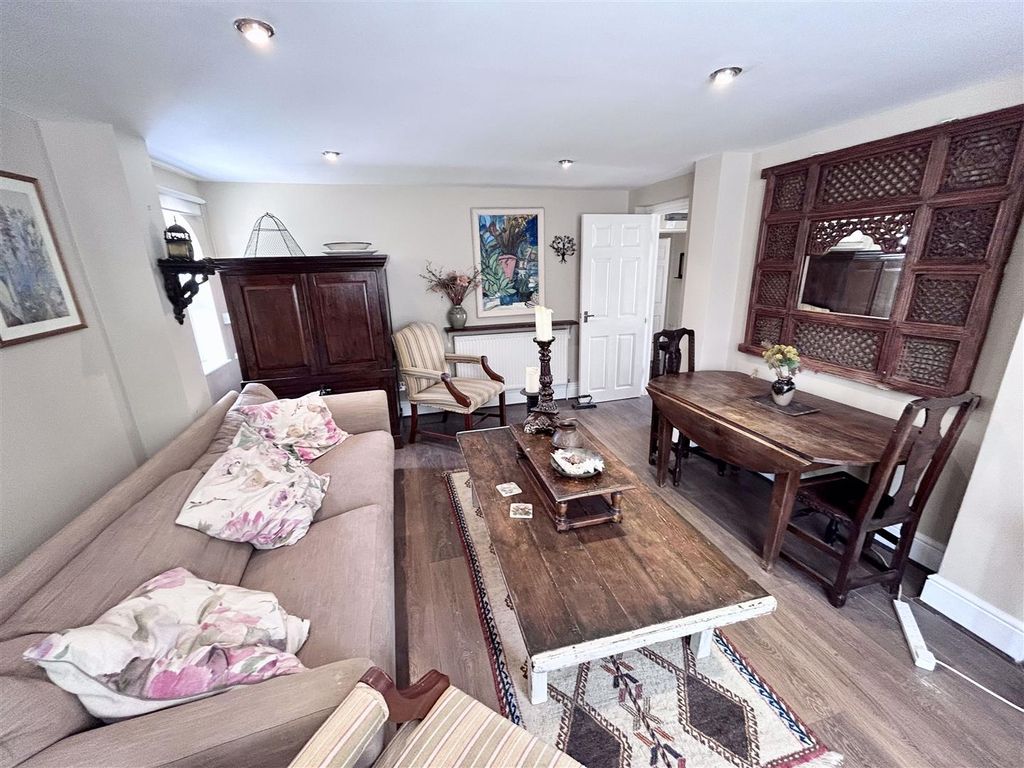 Additional image 2 of 2 bed flat to rent41 Melville Street, Ryde PO33