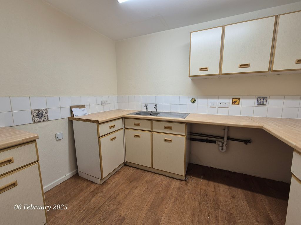 Additional image 6 of 2 bed flat to rentPenrhyn Road, Colwyn Bay LL29