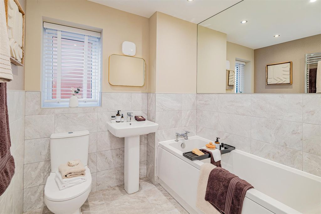 Additional image 11 of 4 bed semi-detached house to rentLiberty Rise, Hull HU9