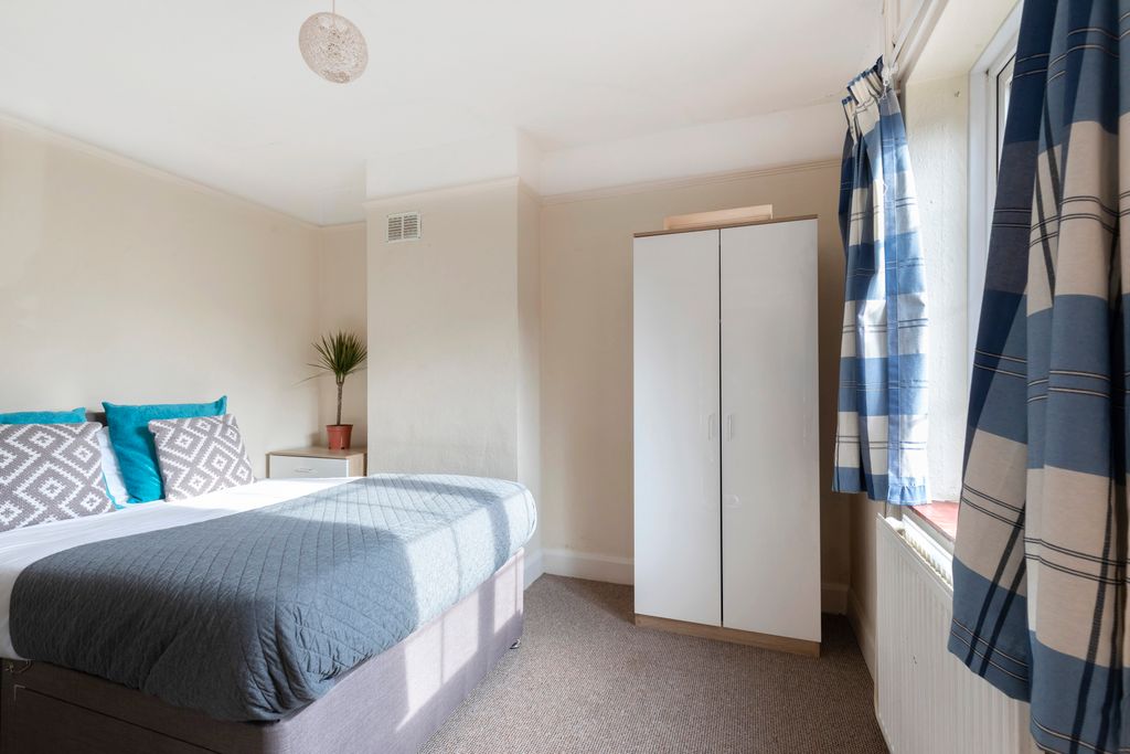 Additional image 5 of 4 bed semi-detached house to rentSt. Pauls Street South, Cheltenham GL50