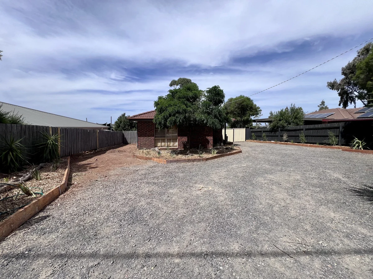 1 Edwards Court, Darley VIC 3340 photo 2