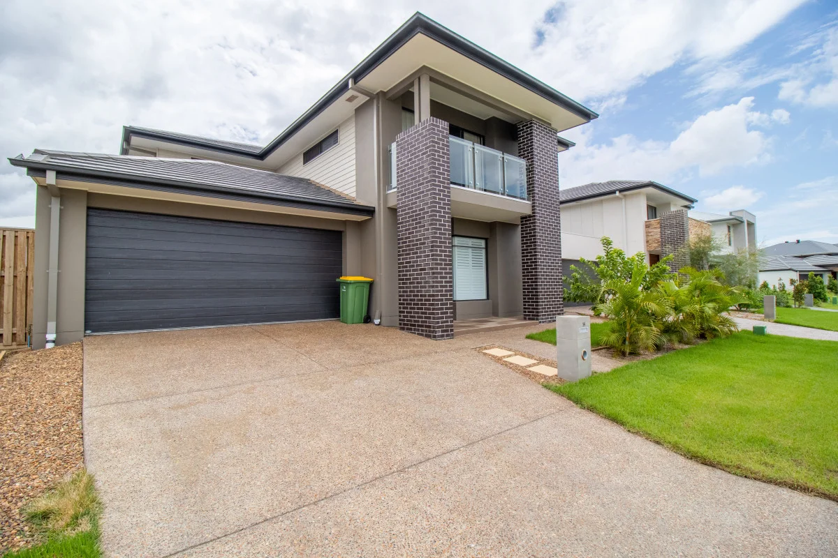 14 Jade Way, Helensvale QLD 4212