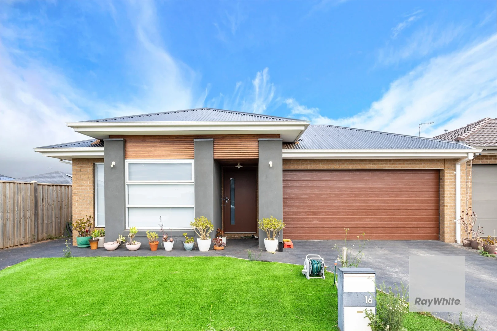 16 Polmont Avenue, Thornhill Park VIC 3335