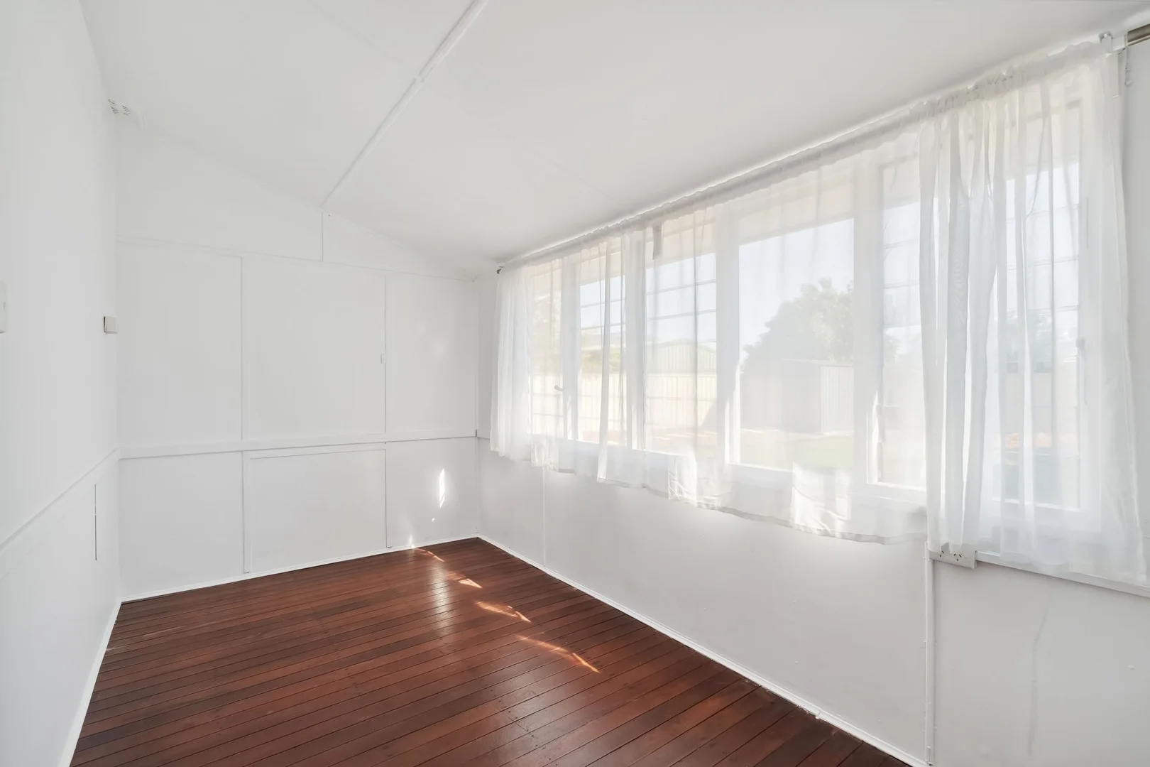 Additional image 12 of 298 Epsom Avenue, Cloverdale WA 6105