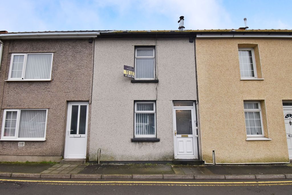 2 bed terraced house to rentMitre Street, Abertillery NP13