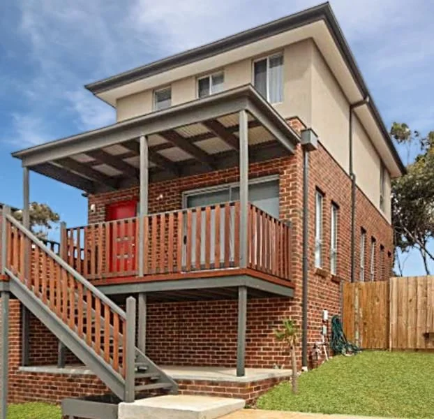 2/17 Fredrick Street, Darley VIC 3340