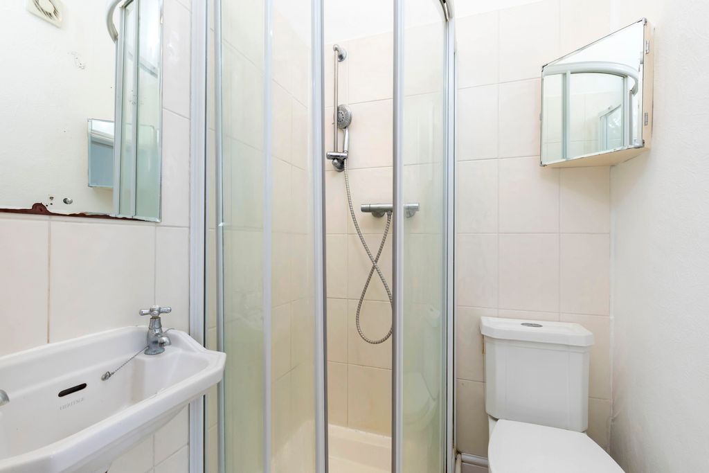 Additional image 6 of 1 bed flat to rentBath Road, Cheltenham GL53