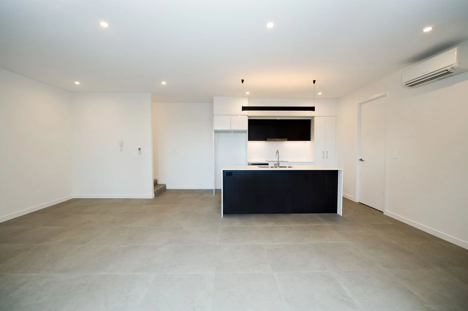 102/32-38 Latimer Street, Holland Park QLD 4121