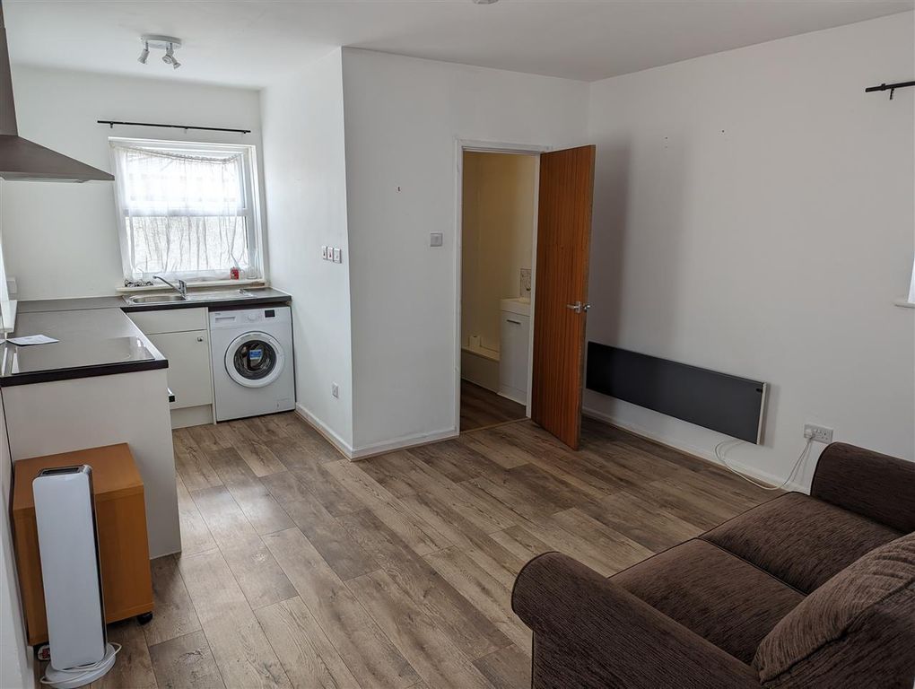 Additional image 2 of 1 bed flat to rentChepstow Road, Caldicot NP26