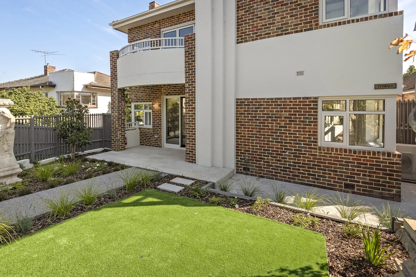 1/4 Hyton Crescent, Kew VIC 3101