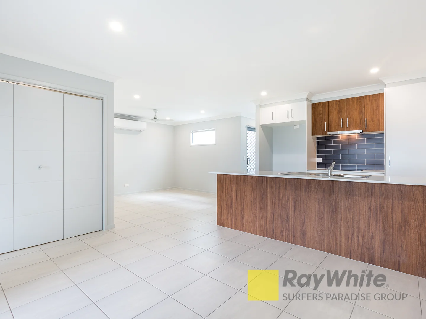 7 Basalt Drive, Yarrabilba QLD 4207 photo 2