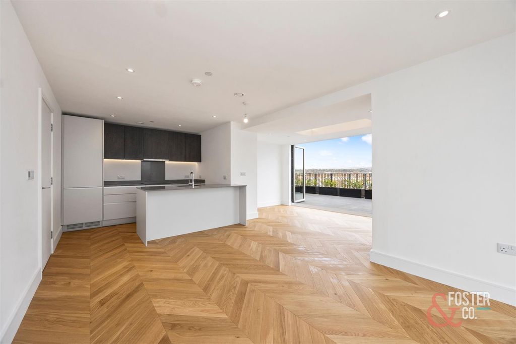 2 bed flat for saleKingsway, Hove BN3 photo 5