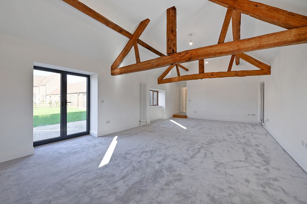 Additional image 2 of 4 bed barn conversion to rentLong Green, Tewkesbury GL19