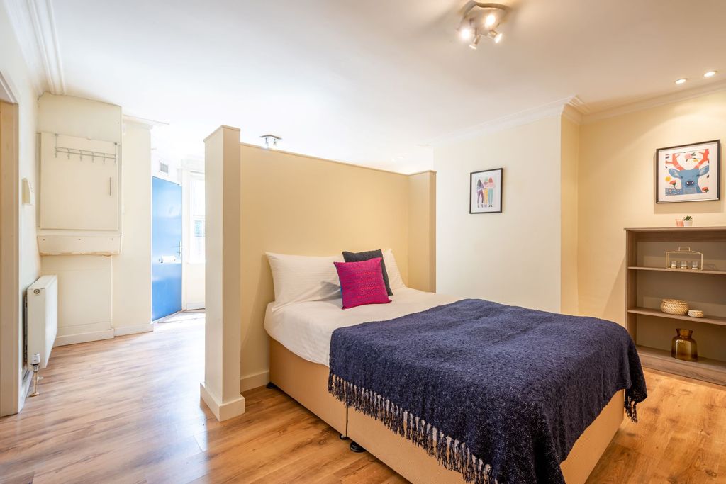 Additional image 5 of 1 bed flat to rentSt. Johns Terrace, Leeds LS3