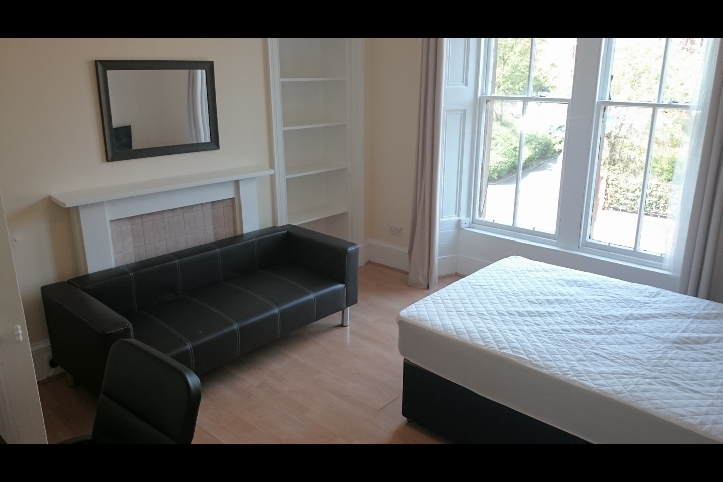 3 Bed Flat, Glasgow, G3, N1 7GU photo 2