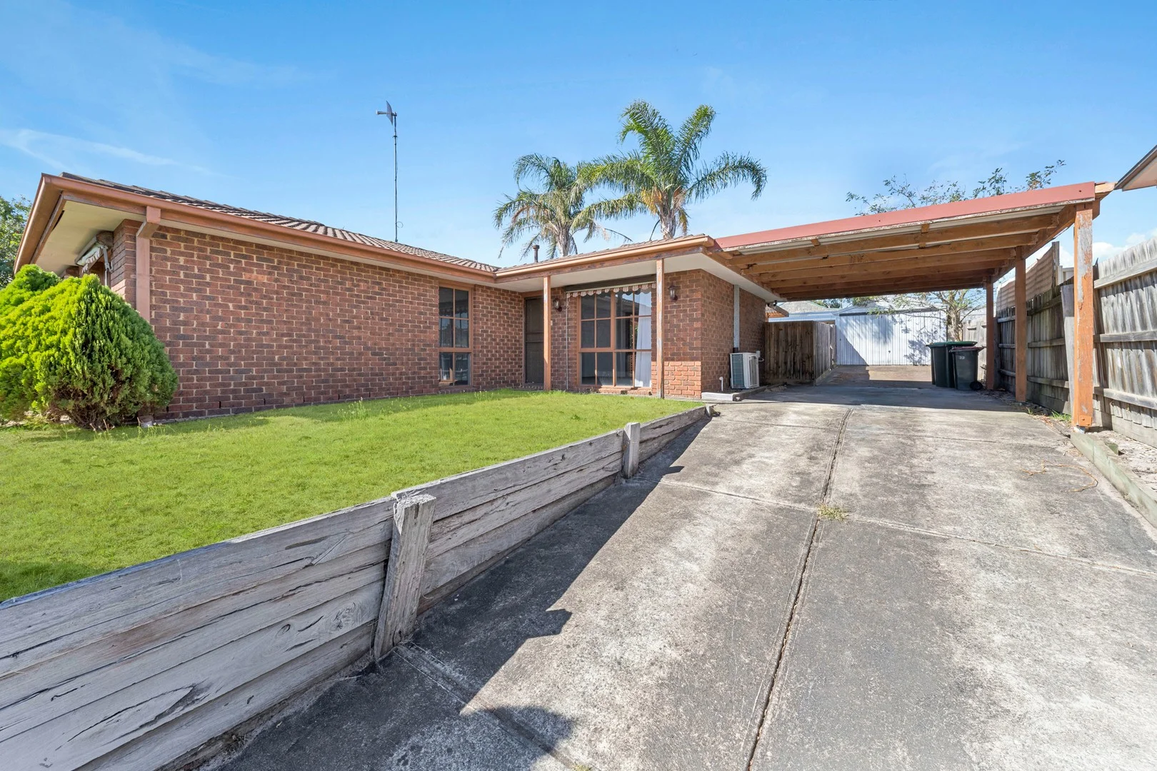 32 Earnshaw Drive, Carrum Downs VIC 3201