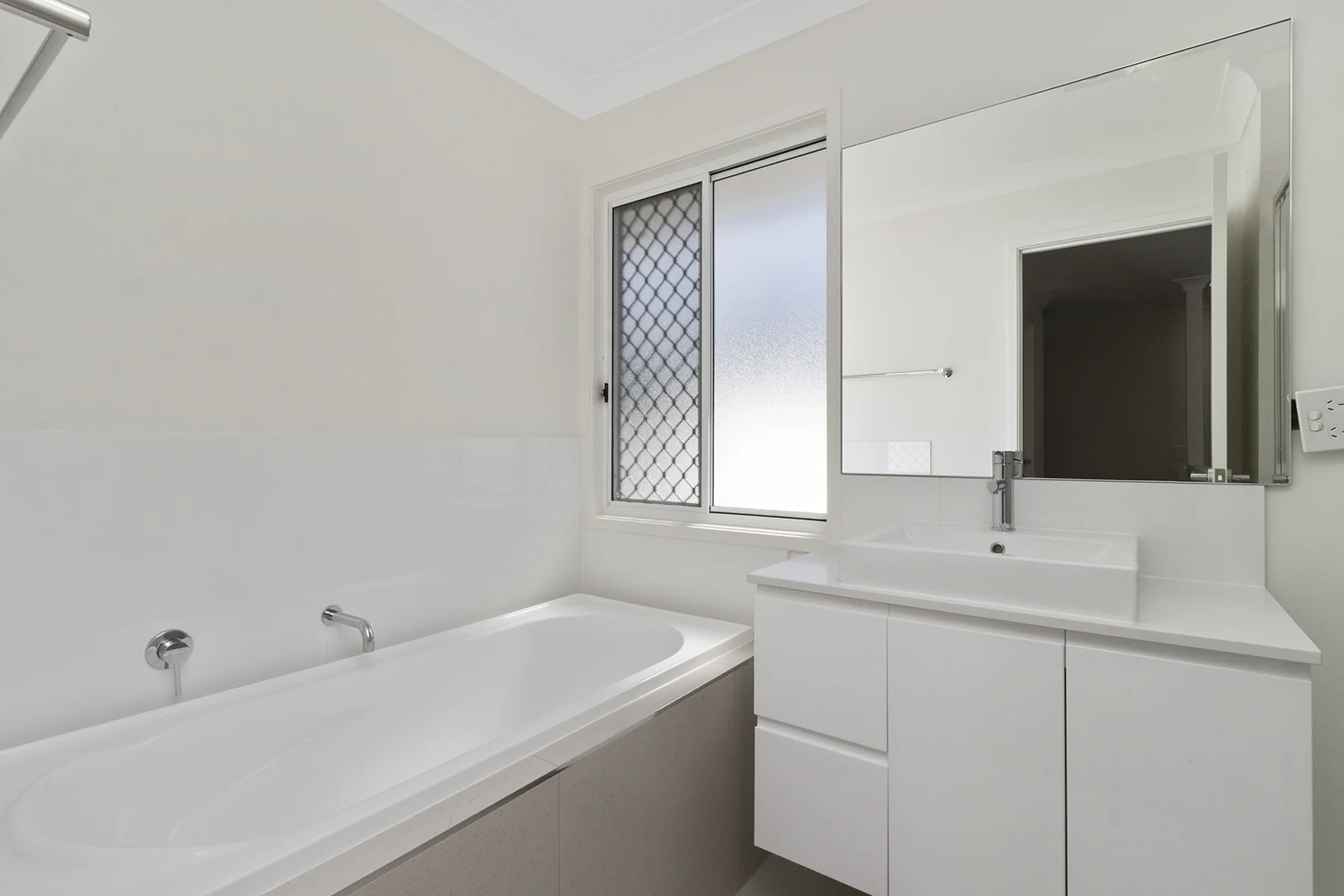 Additional image 13 of 28 Lemon Crescent, Greenbank QLD 4124