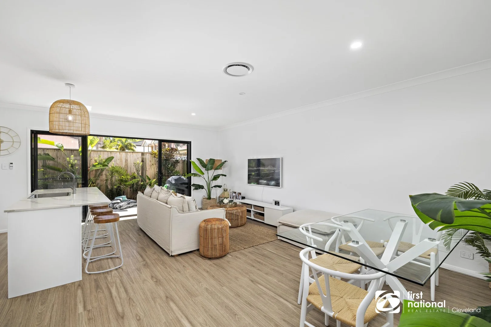 2/11 Island Street, Cleveland QLD 4163