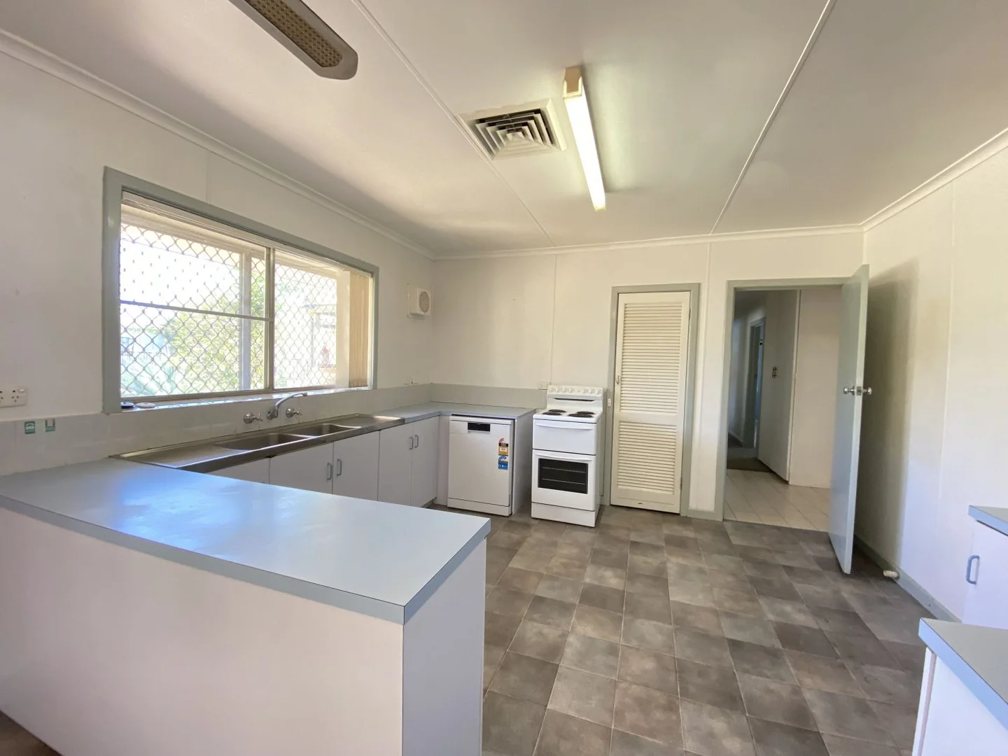Additional image 4 of 39 GREGORY WAY, Bulgarra WA 6714
