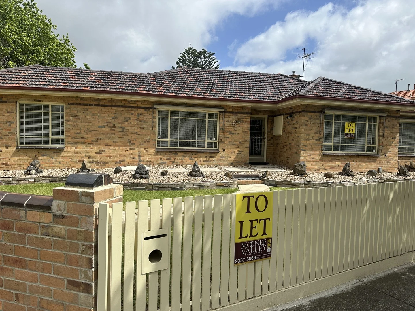 24 Summerhill Rd, Maidstone VIC 3012