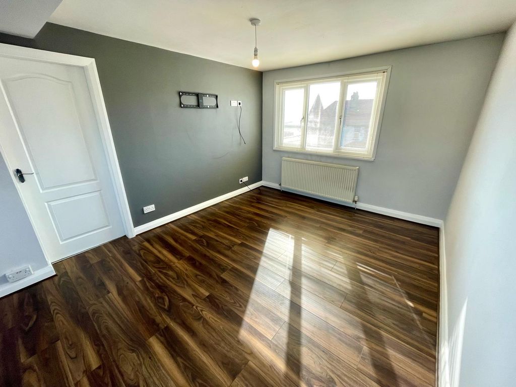 Additional image 3 of 2 bed flat to rentSt. Andrews Place, Llandudno LL30