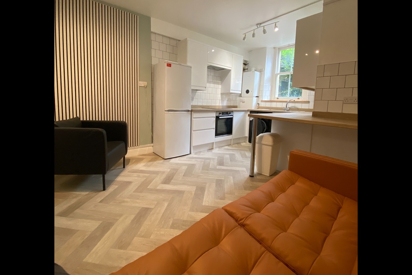 3 Bed Flat, Hughenden Road, BS8, N1 7GU photo 3