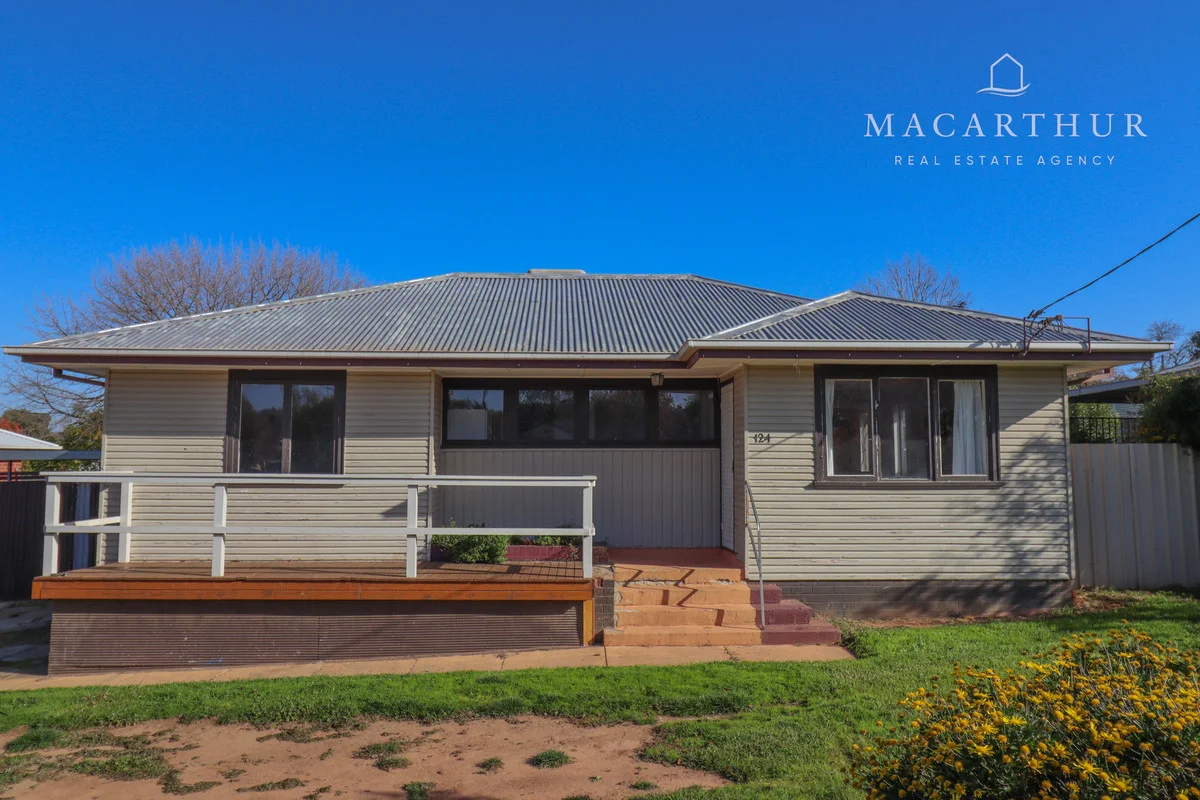 124 Bourke Street, Mount Austin NSW 2650