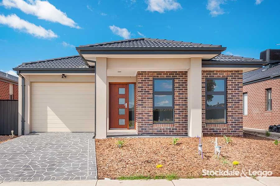 465 Grand Blvd, Craigieburn VIC 3064