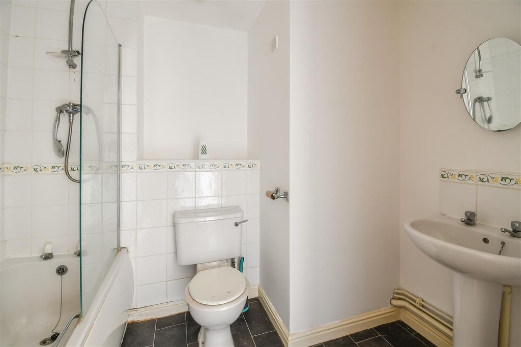 2 bed flat to rentGerddi Margaret, Barry CF62 photo 4