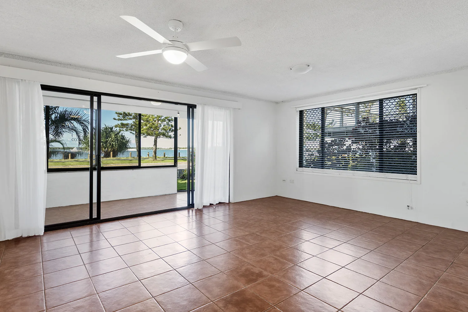 Additional image 4 of Marine Parade, Biggera Waters QLD 4216