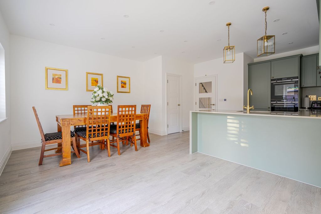 Additional image 3 of 4 bed terraced house to rentMartin Avenue, Sunninghill SL5
