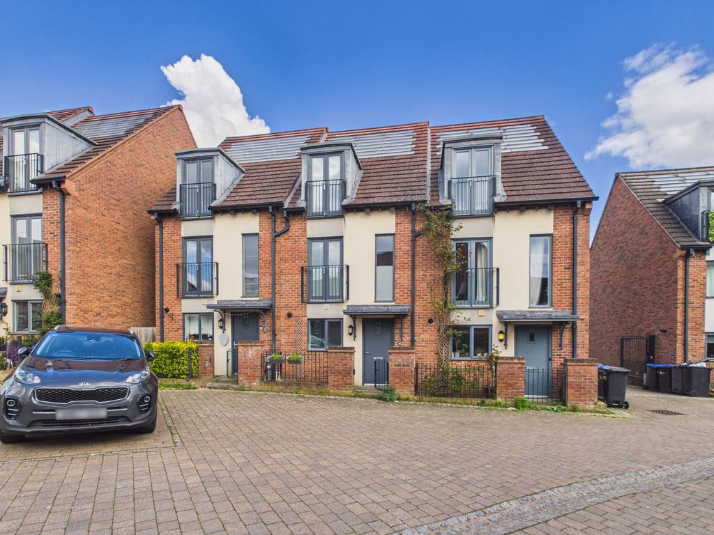 3 bed terraced house to rentSamwell Lane, Upton NN5
