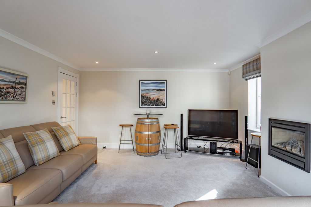 Additional image 2 of 4 bed flat for saleIsland Bank Road, Inverness IV2
