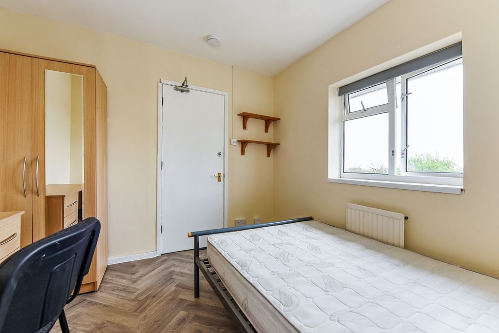 Additional image 12 of 10 bed shared accommodation to rentMinden Way, Stanmore SO22