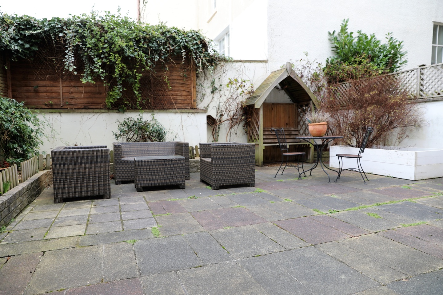 2 Bed Flat, Clifton Park, BS8, N1 7GU photo 2
