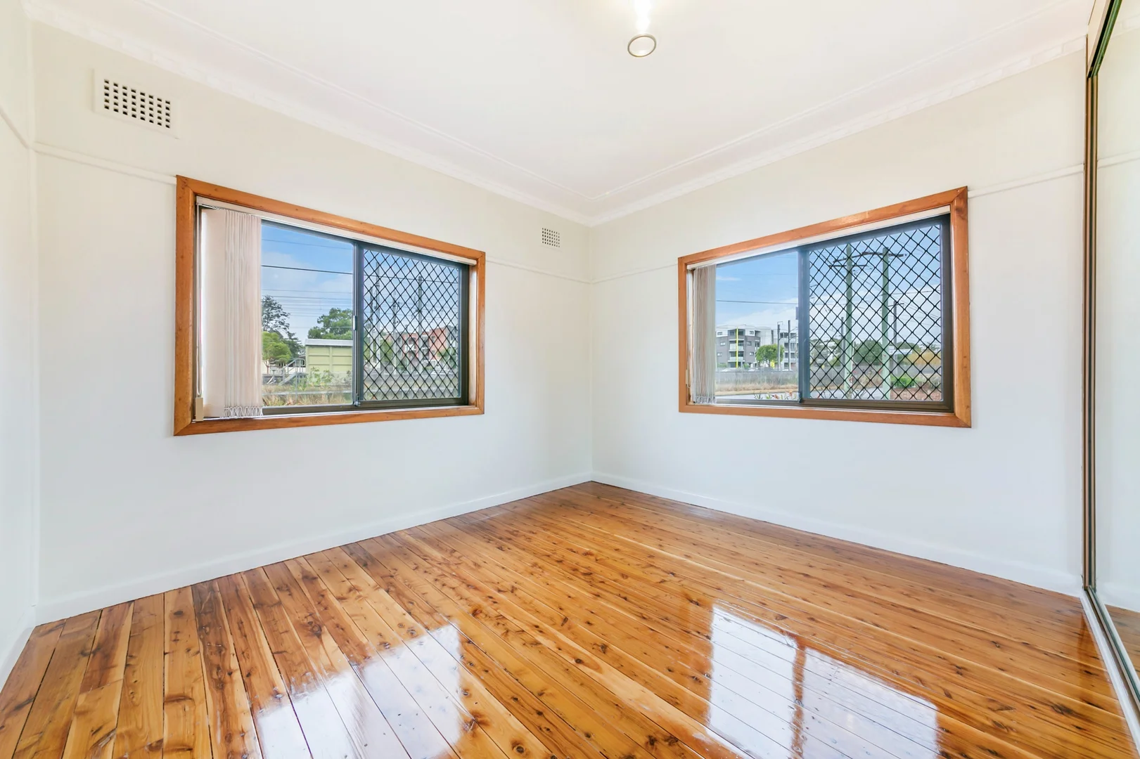Additional image 3 of 99 Military Rd, Guildford NSW 2161