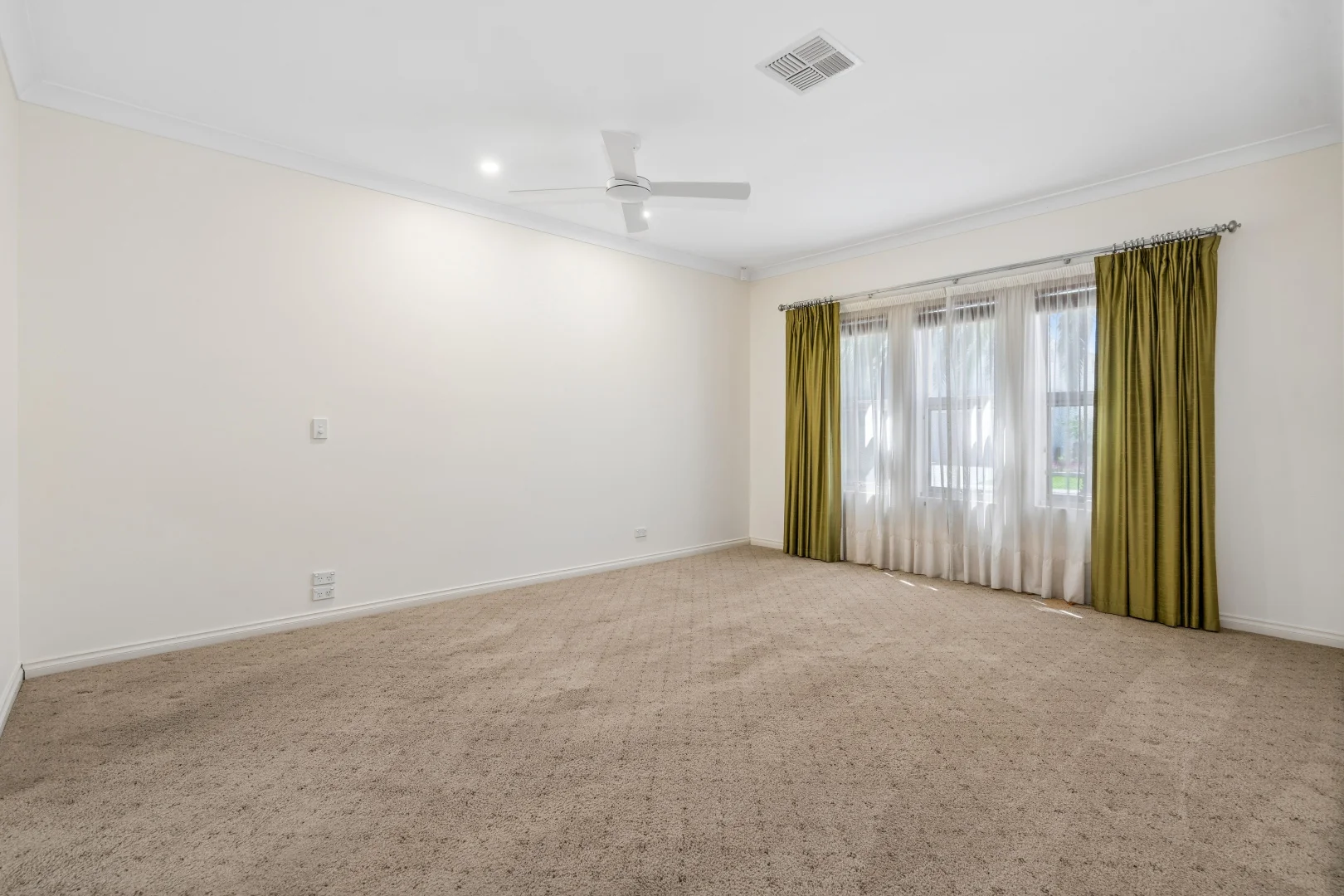 Additional image 8 of 5 Bluelake Court, Tennyson SA 5022