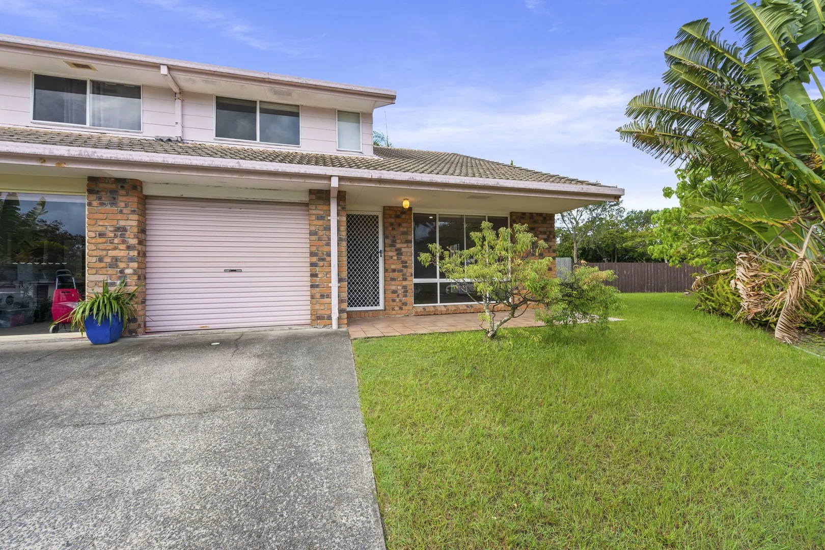 2/12 Kenny Drive, Labrador QLD 4215