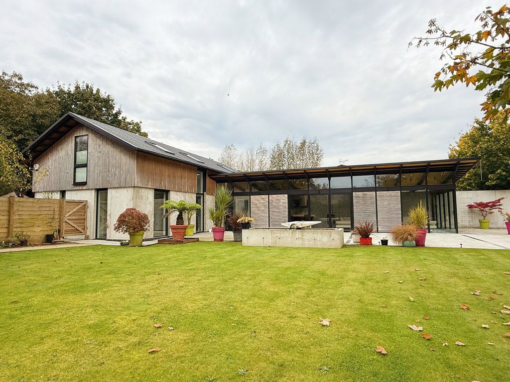 5 bed detached house to rentHigher Trewrong, Polmear Hill, Par PL24