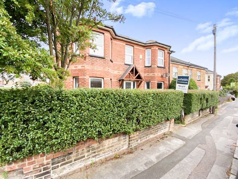 6 bed detached house to rentWaterloo Road, Winton BH9