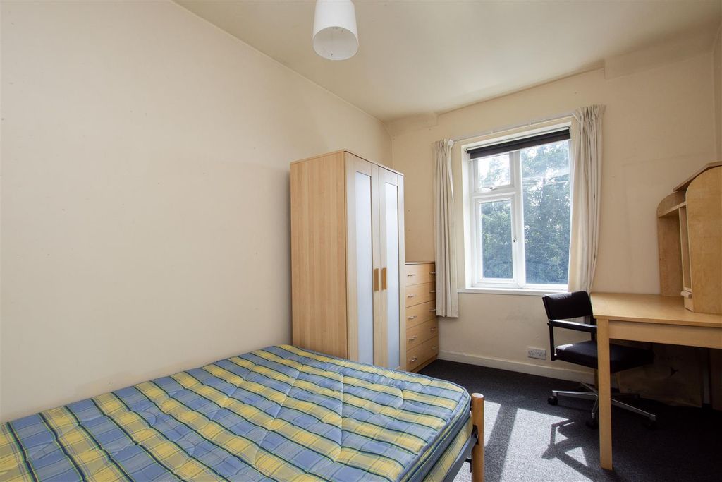 Additional image 7 of 5 bed shared accommodation to rentHeeley Road, Birmingham, West Midlands B29